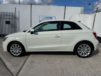 Used Audi A1 2011 for sale - 76048050: Photo 2