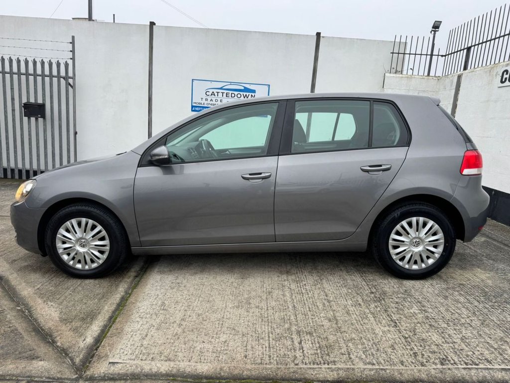 Used Volkswagen Golf 2010 for sale - 77660279: Photo 2