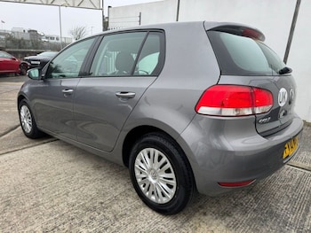 Used Volkswagen Golf 2010 for sale - 77660279: Photo
