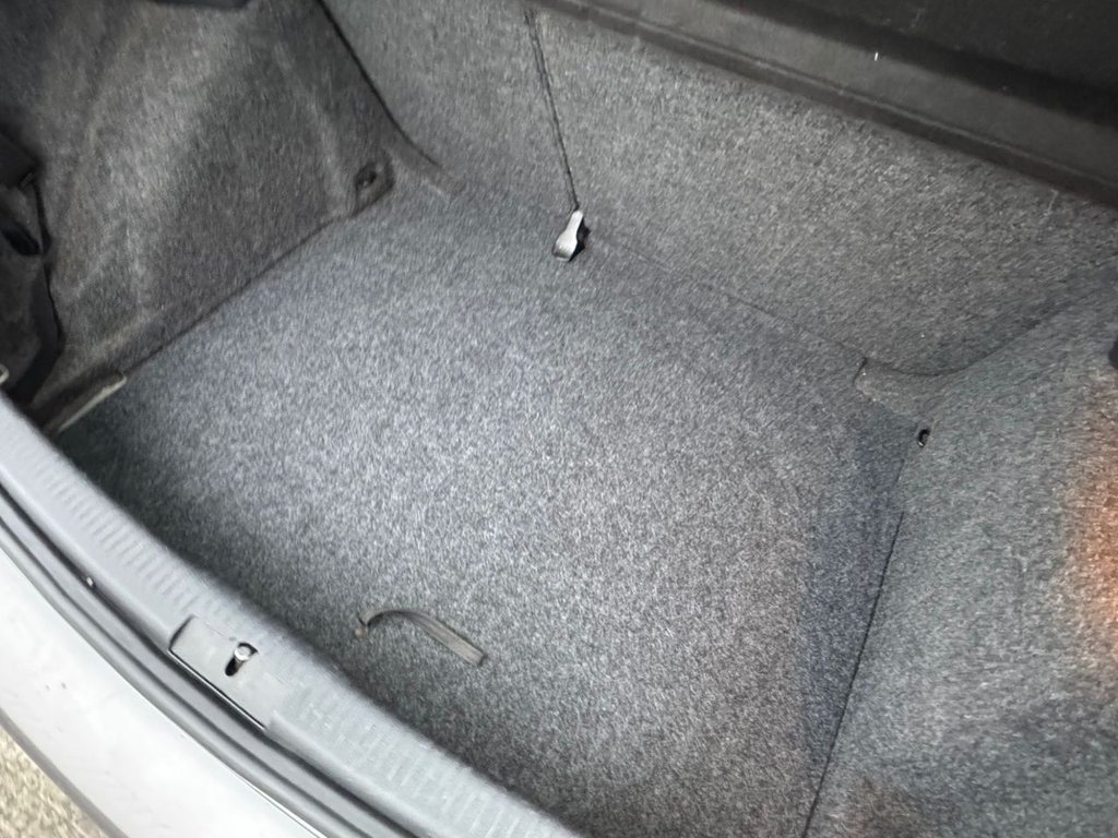 Used Volkswagen Golf 2010 for sale - 77660279: Photo 7