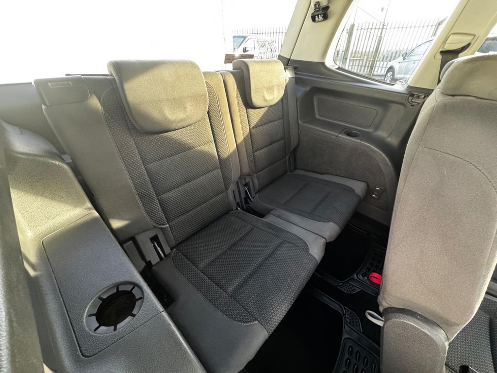 Used Volkswagen Touran 2012 for sale - 76923621: Photo 19