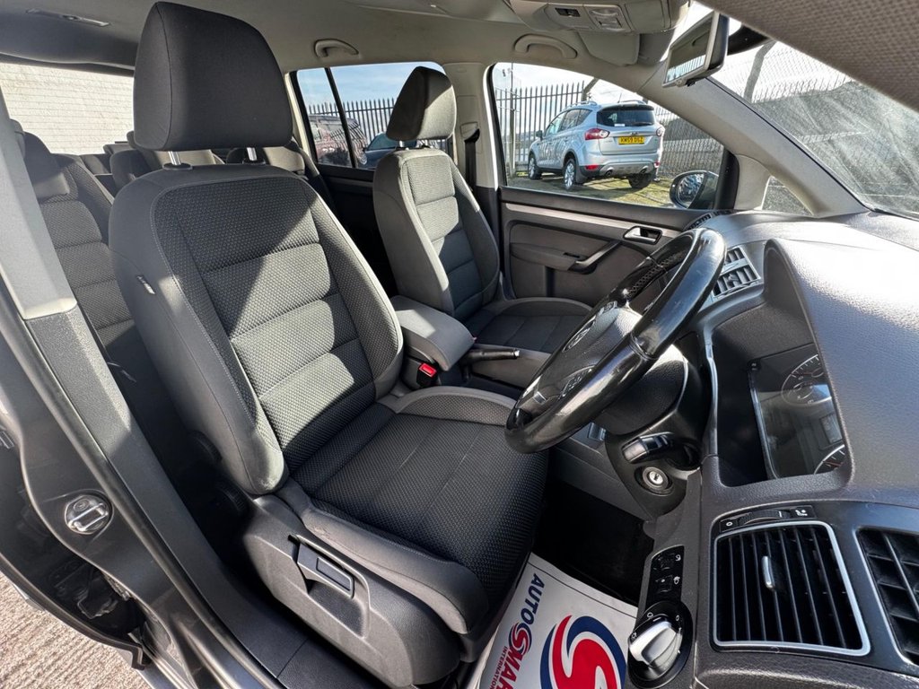 Used Volkswagen Touran 2012 for sale - 76923621: Photo 37