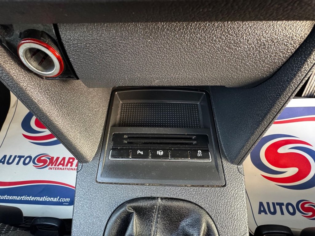 Used Volkswagen Touran 2012 for sale - 76923621: Photo 41