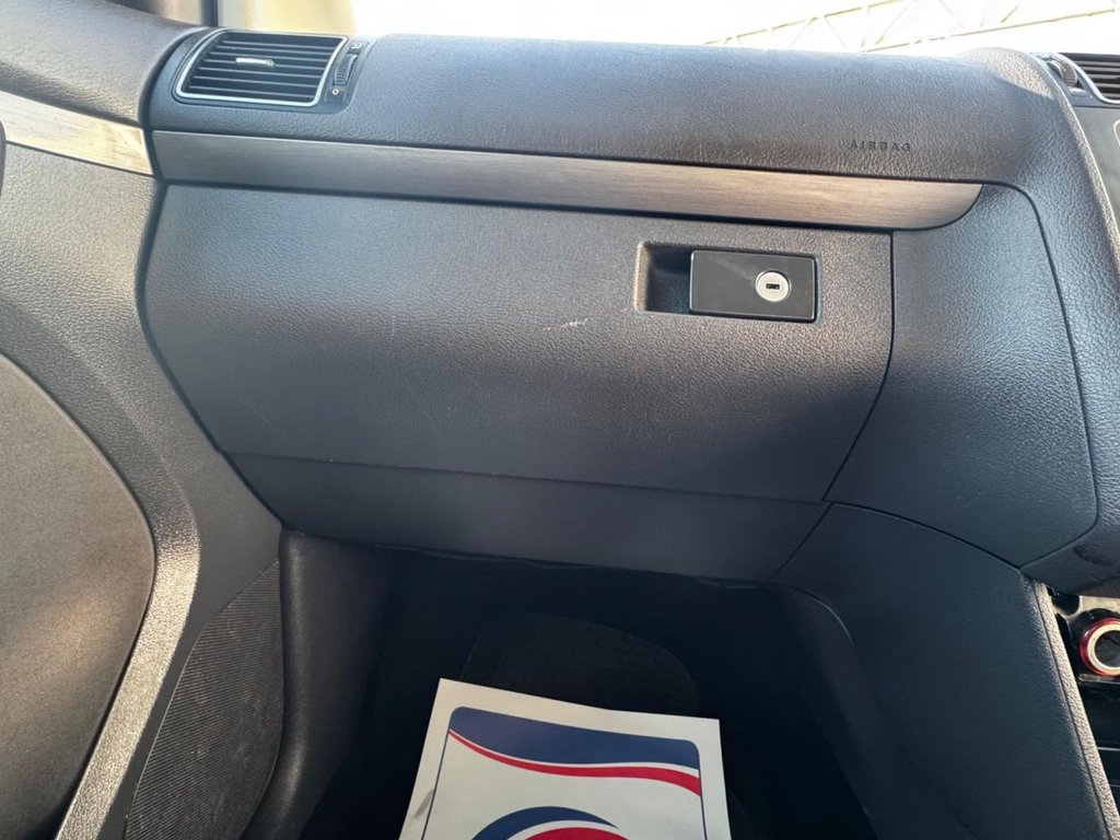 Used Volkswagen Touran 2012 for sale - 76923621: Photo 44