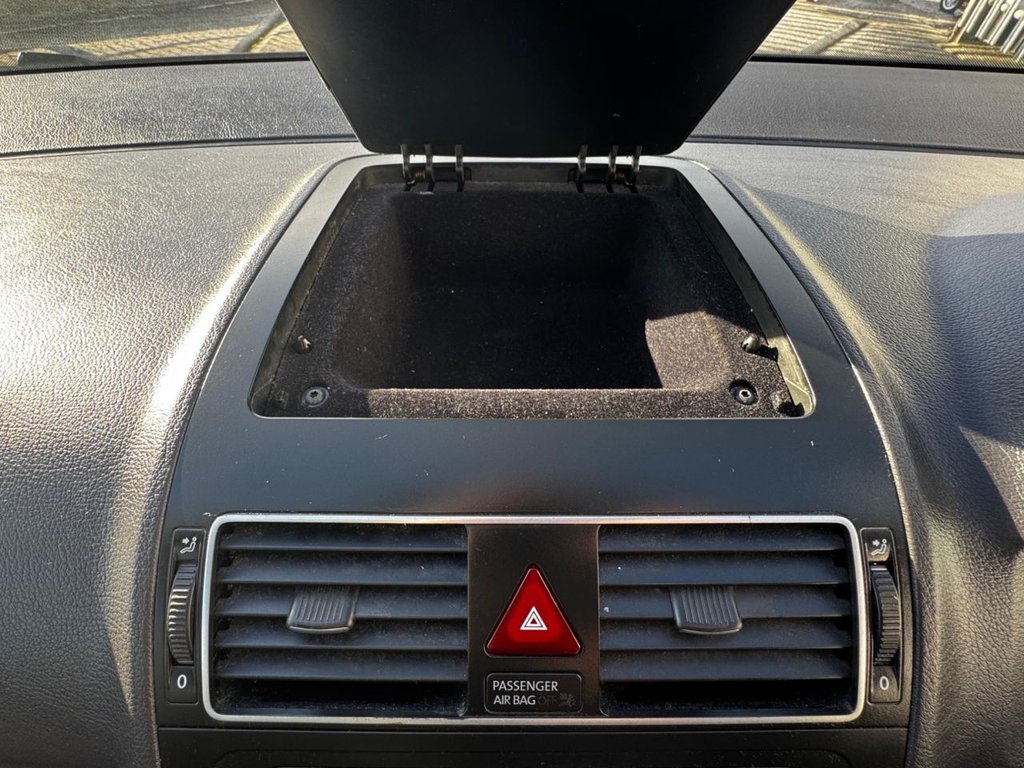 Used Volkswagen Touran 2012 for sale - 76923621: Photo 45