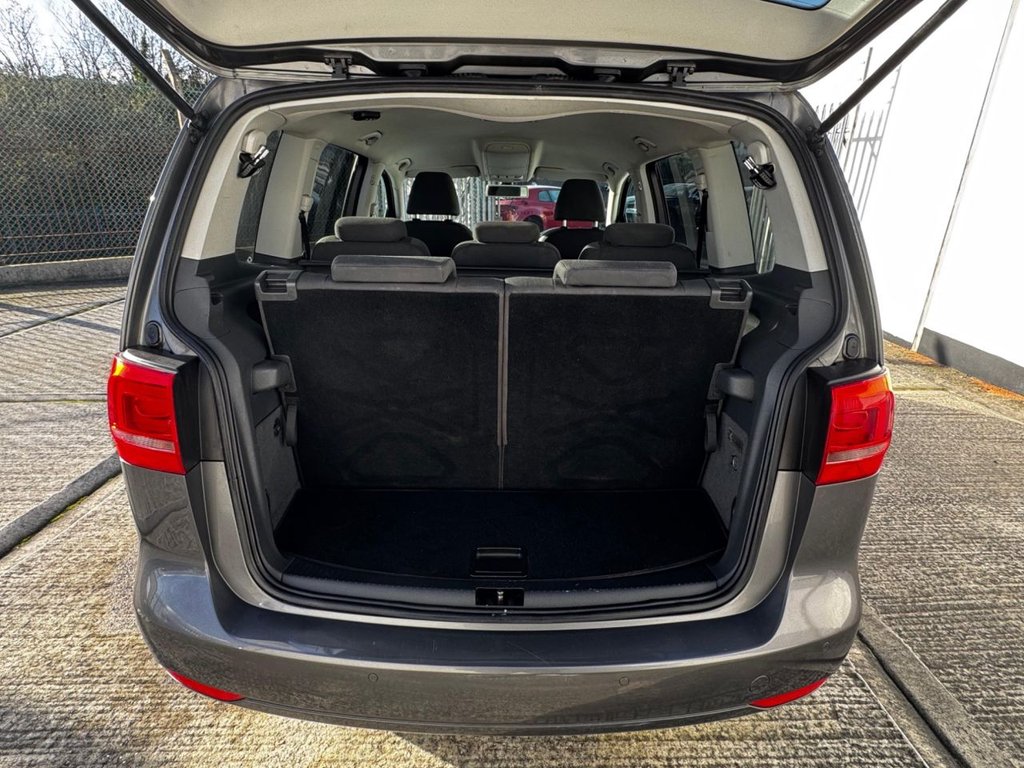 Used Volkswagen Touran 2012 for sale - 76923621: Photo 8