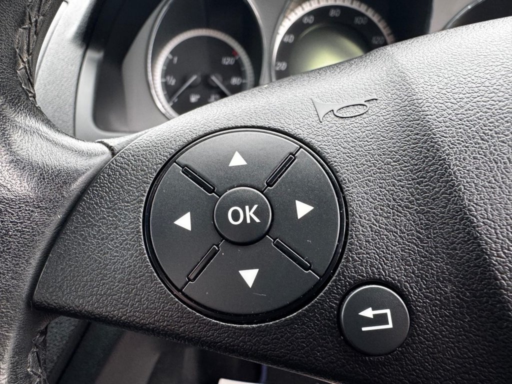 Used Mercedes-Benz C Class 2010 for sale - 76482303: Photo 28