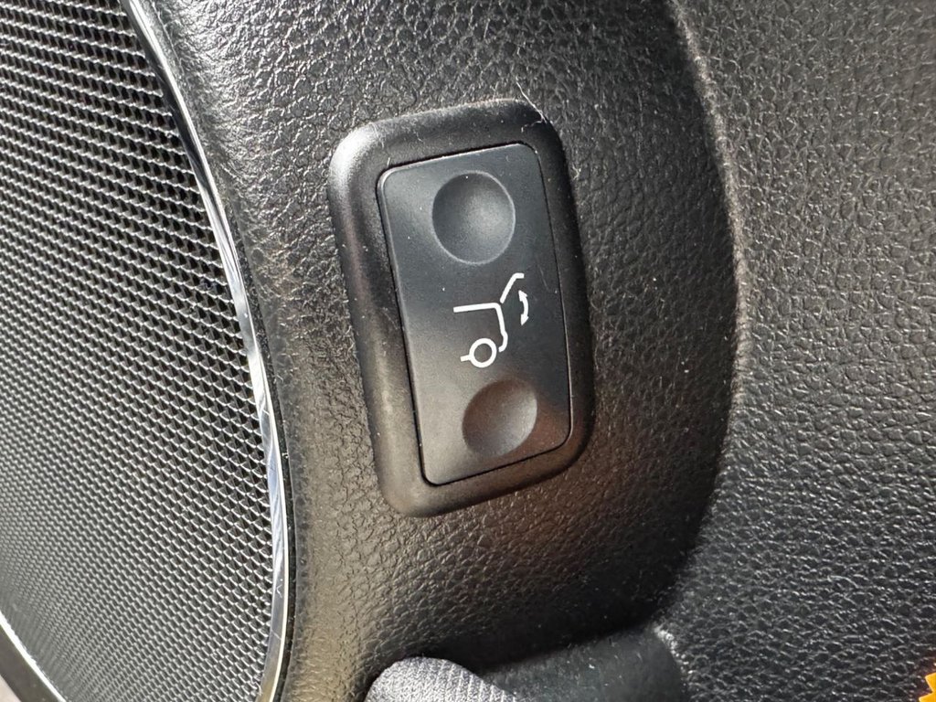 Used Mercedes-Benz C Class 2010 for sale - 76482303: Photo 33