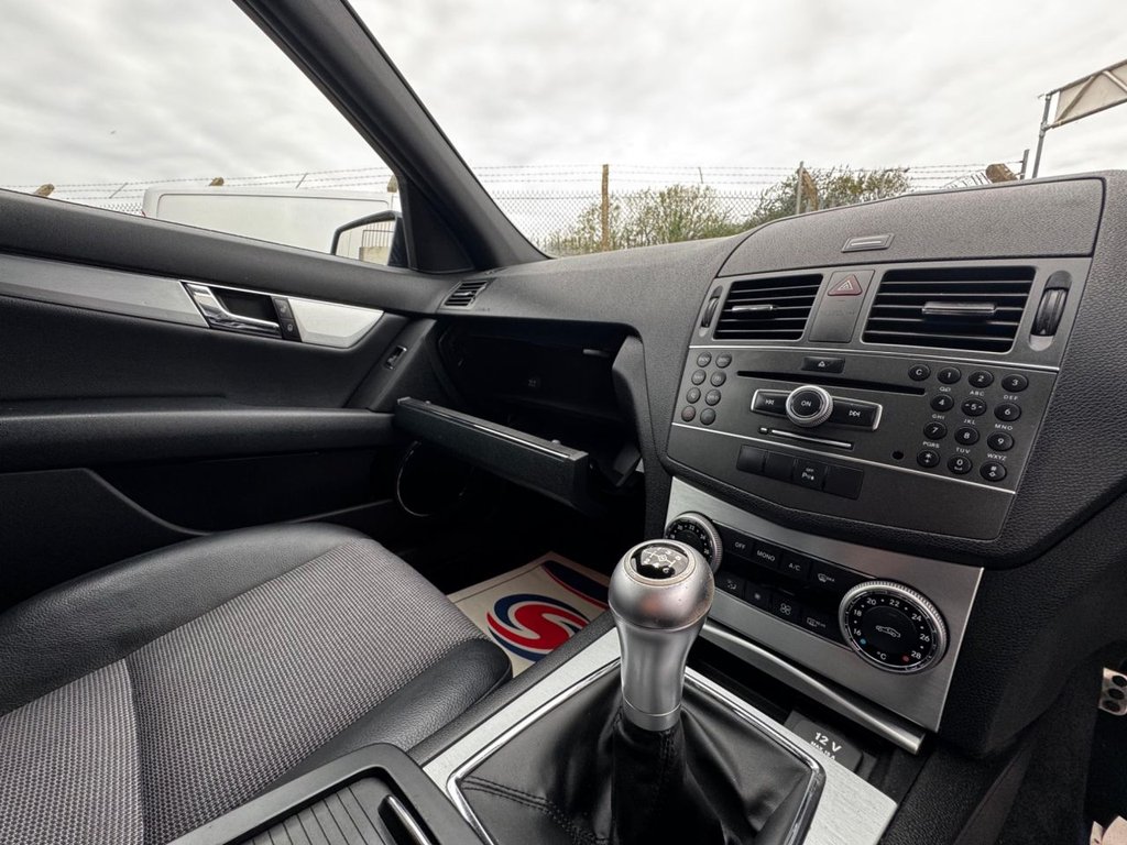 Used Mercedes-Benz C Class 2010 for sale - 76482303: Photo 35
