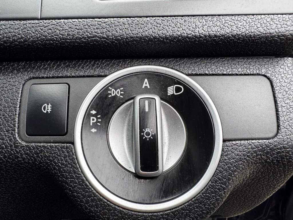 Used Mercedes-Benz C Class 2010 for sale - 76482303: Photo 36