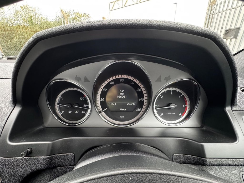 Used Mercedes-Benz C Class 2010 for sale - 76482303: Photo 40