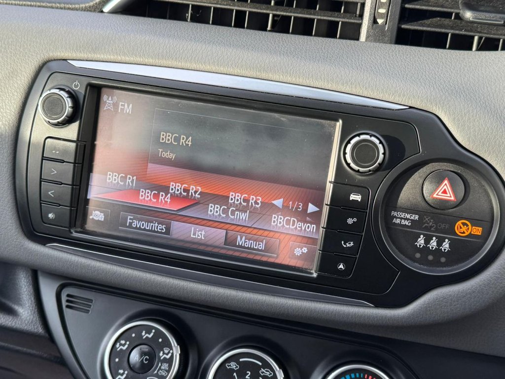 Used Toyota Yaris 2015 for sale - 77990661: Photo 23