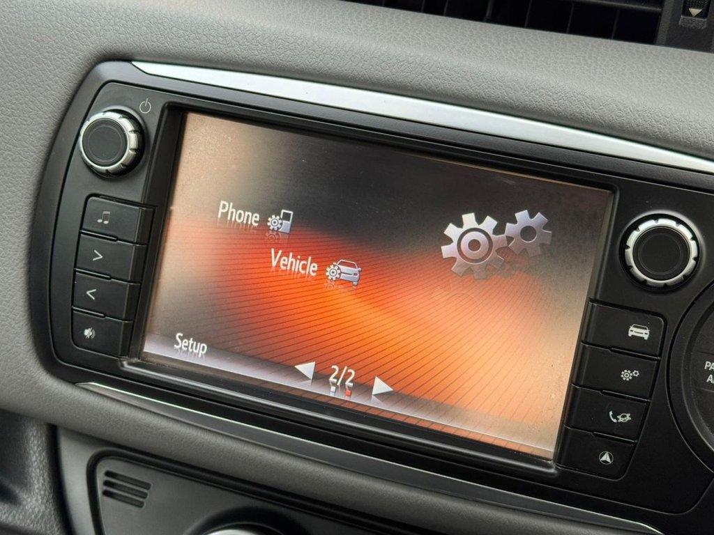 Used Toyota Yaris 2015 for sale - 77990661: Photo 24