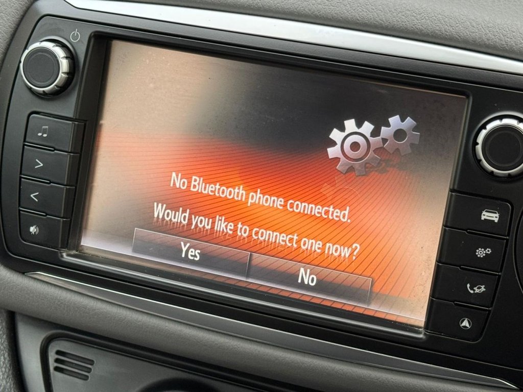 Used Toyota Yaris 2015 for sale - 77990661: Photo 25