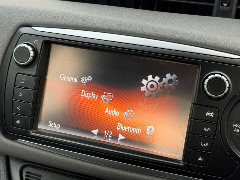 Used Toyota Yaris 2015 for sale - 77990661: Photo 26