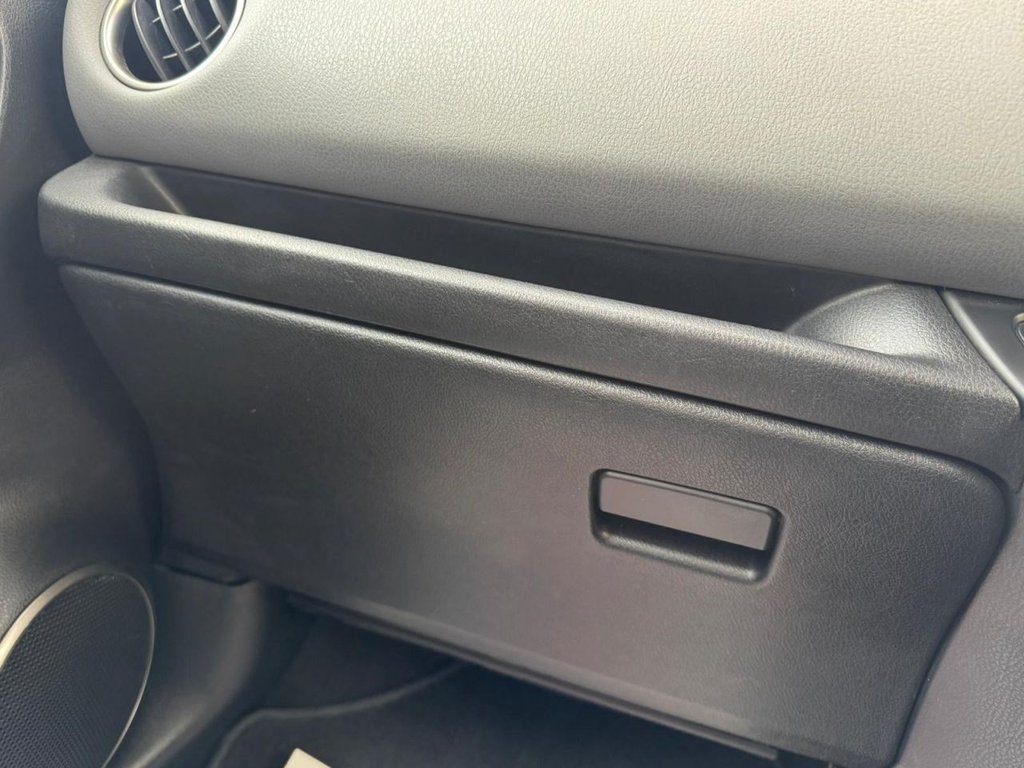 Used Toyota Yaris 2015 for sale - 77990661: Photo 37