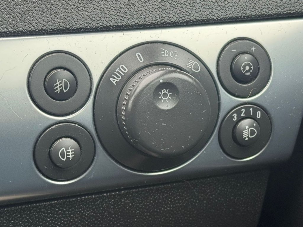 Used Vauxhall Astra 2009 for sale - 77780037: Photo 26