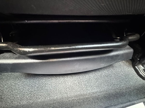 Used Hyundai i10 2011 for sale - 74702321: Photo 33