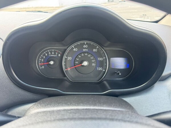 Used Hyundai i10 2011 for sale - 74702321: Photo 36