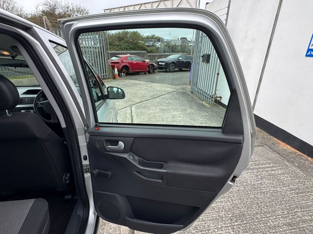 Used Vauxhall Meriva 2005 for sale - 77920540: Photo 12