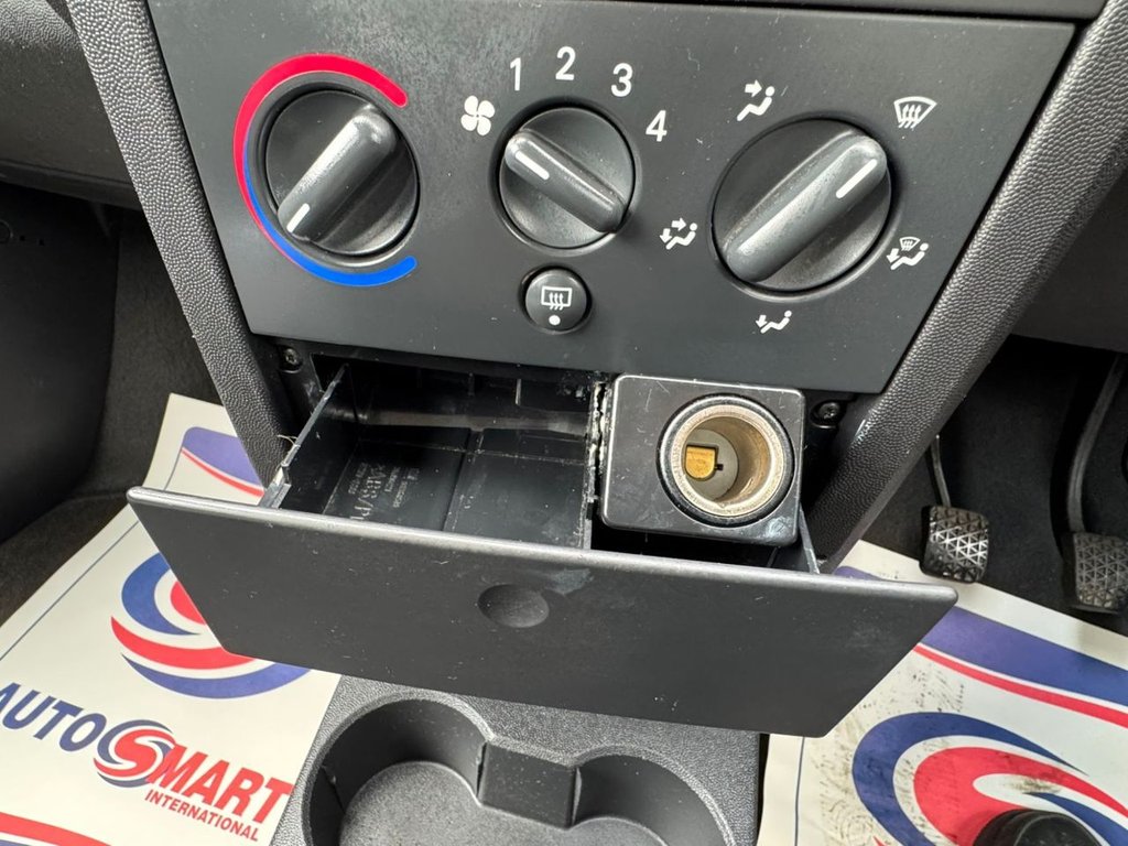 Used Vauxhall Meriva 2005 for sale - 77920540: Photo 35