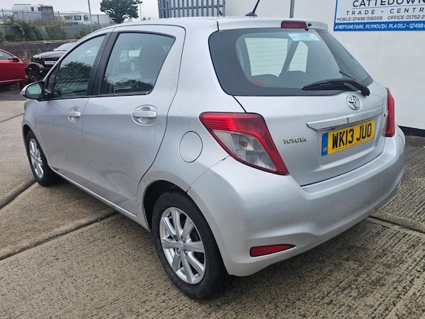 Used Toyota Yaris 2013 for sale - 75515858: Photo 3