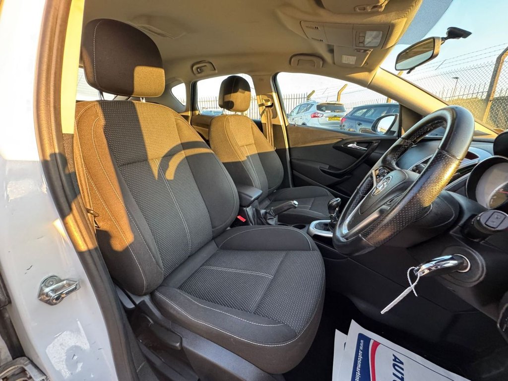 Used Vauxhall Astra 2015 for sale - 77959700: Photo 32