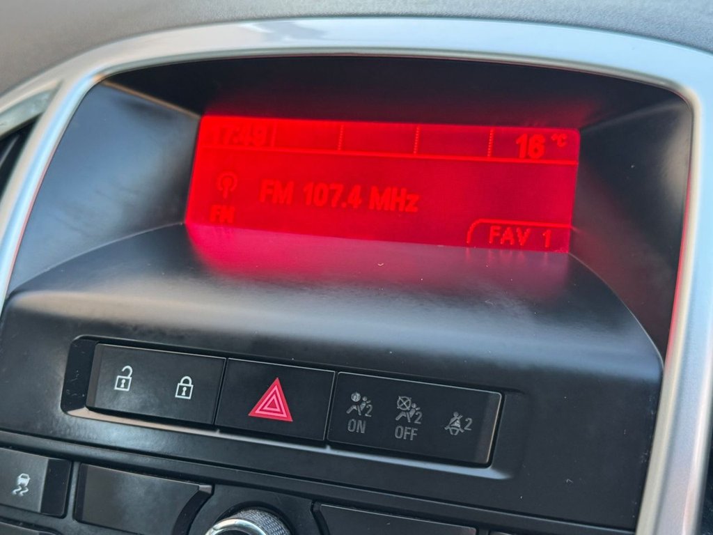 Used Vauxhall Astra 2015 for sale - 77959700: Photo 39