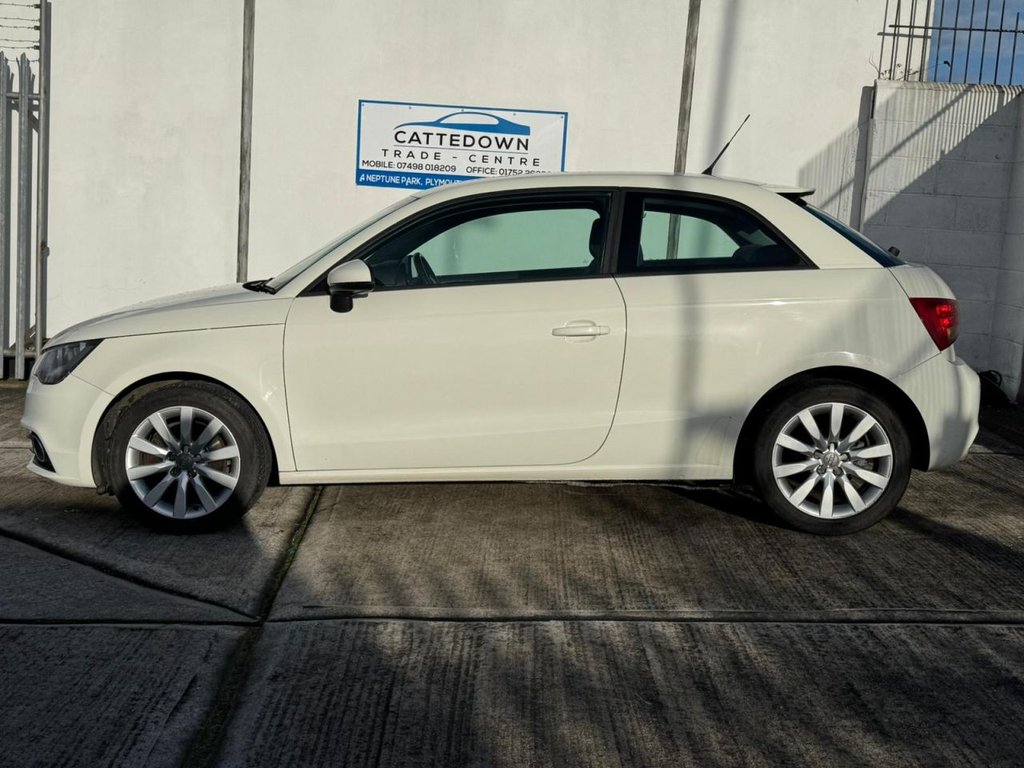 Used Audi A1 2011 for sale - 77327965: Photo 2