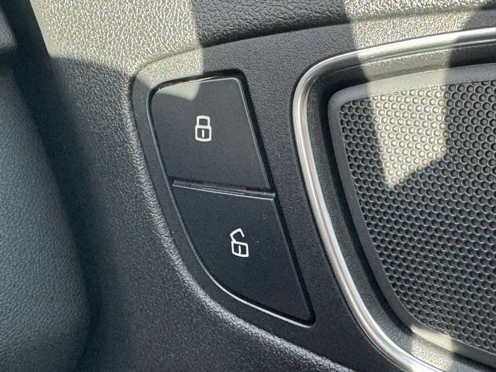 Used Audi A1 2011 for sale - 77327965: Photo 30