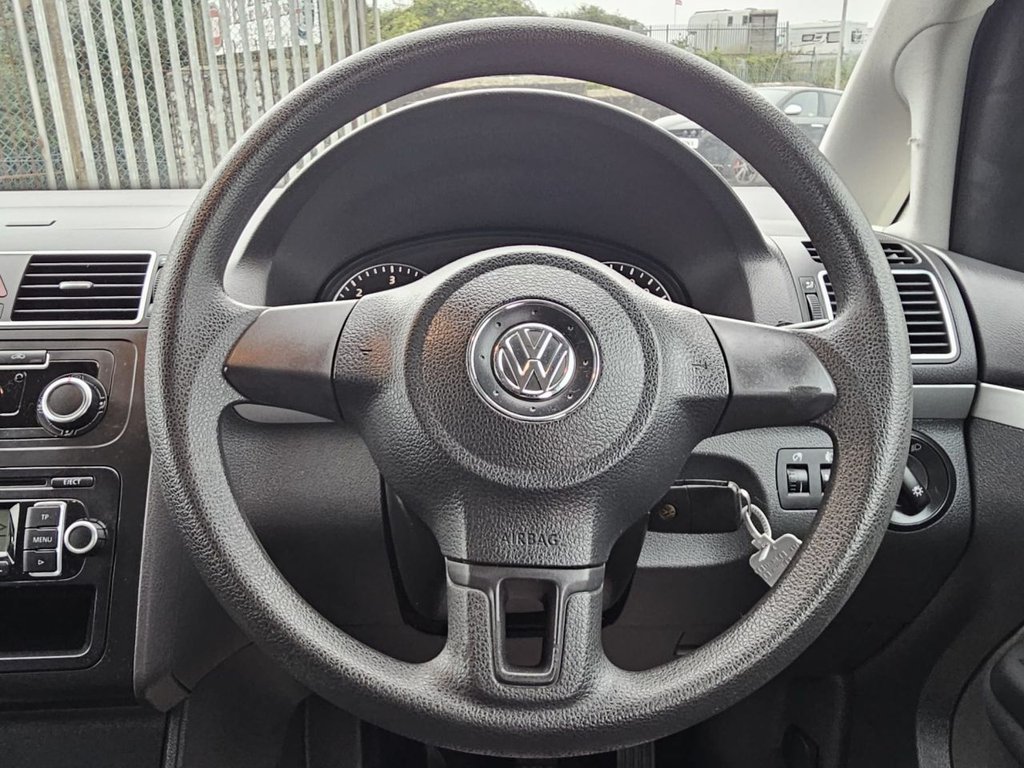 Used Volkswagen Touran 2011 for sale - 75986120: Photo 25