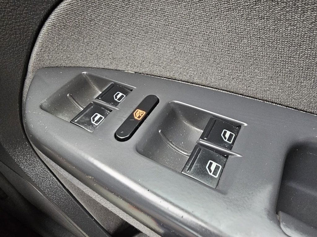 Used Volkswagen Touran 2011 for sale - 75986120: Photo 38
