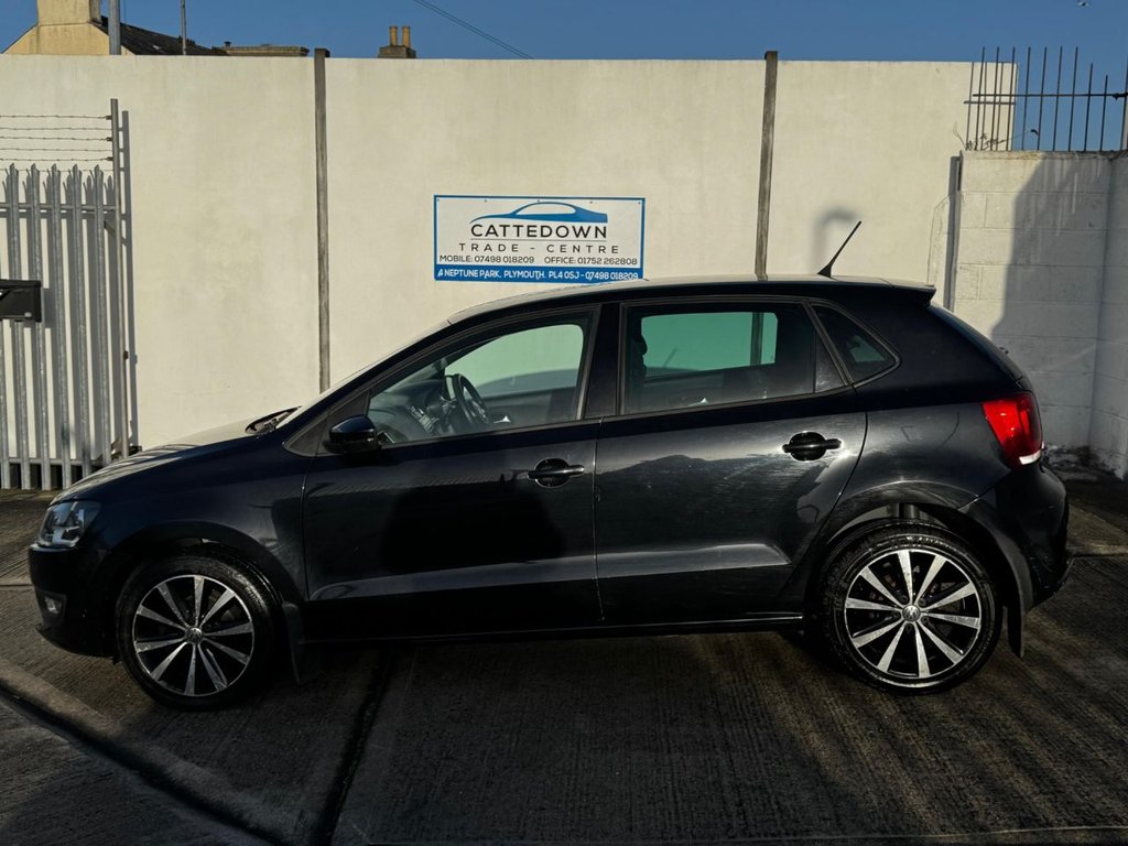 Used Volkswagen Polo 2012 for sale - 76901008: Photo 2