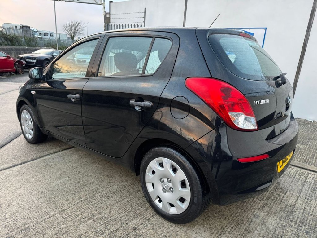 Used Hyundai i20 2012 for sale - 76632099: Photo 3