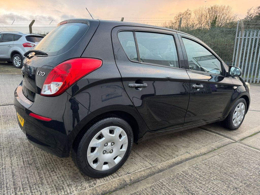 Used Hyundai i20 2012 for sale - 76632099: Photo 8