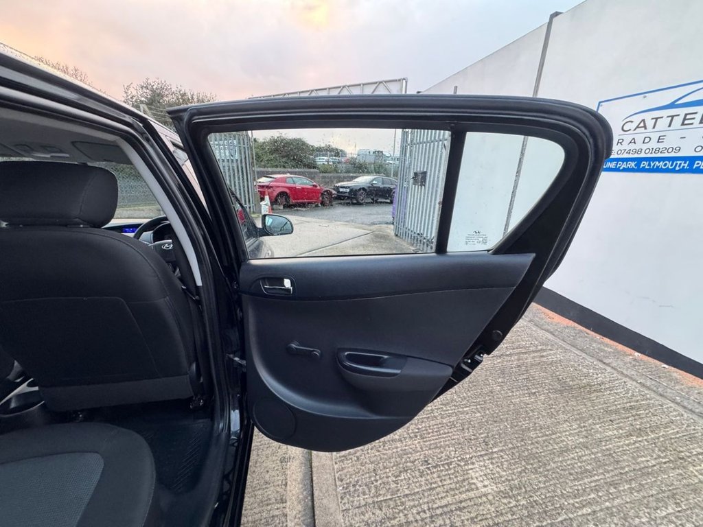 Used Hyundai i20 2012 for sale - 76632099: Photo 9