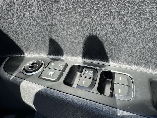 Used Hyundai i10 2017 for sale - 74373654: Photo 26