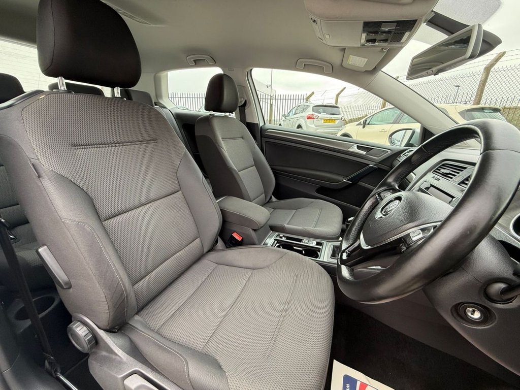 Used Volkswagen Golf 2013 for sale - 76210352: Photo 39