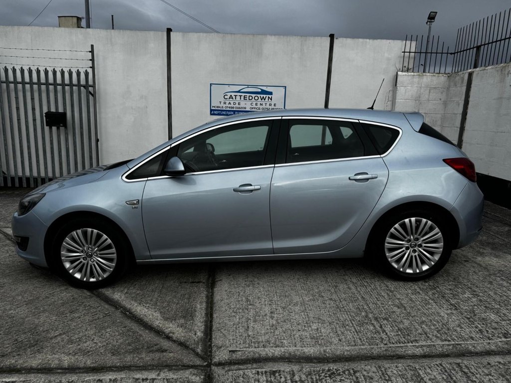 Used Vauxhall Astra 2014 for sale - 77667608: Photo 2