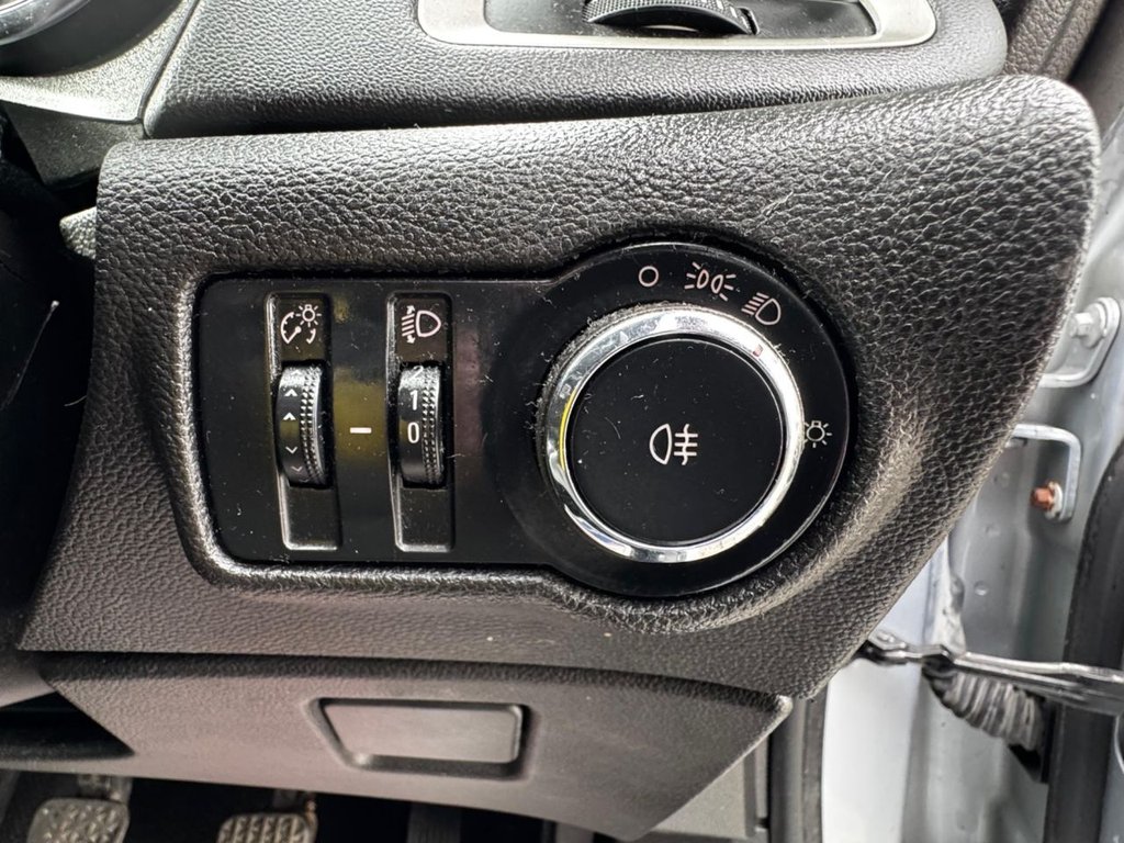 Used Vauxhall Astra 2014 for sale - 77667608: Photo 31