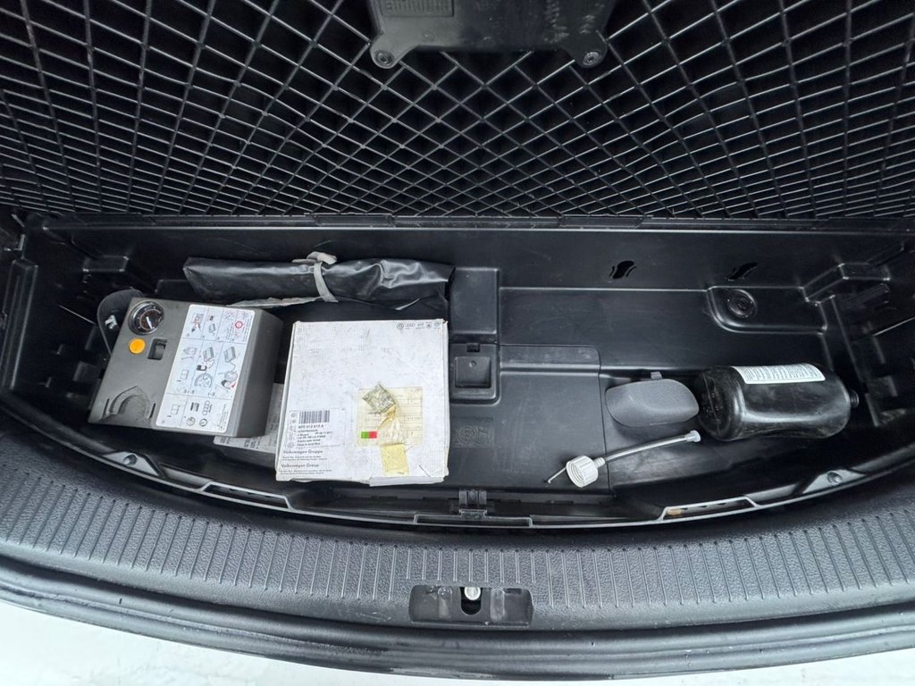 Used Volkswagen Touran 2011 for sale - 77525870: Photo 11