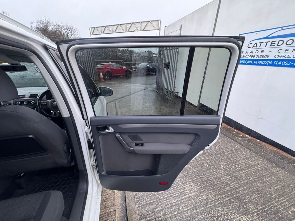 Used Volkswagen Touran 2011 for sale - 77525870: Photo 17