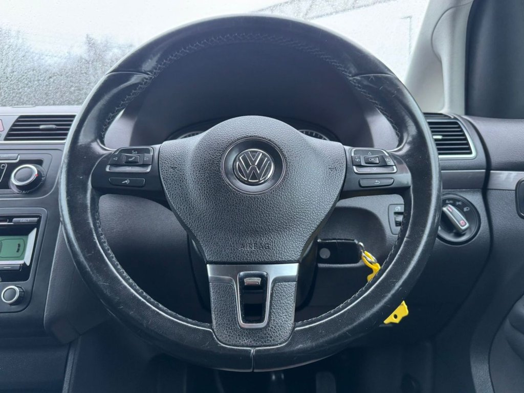 Used Volkswagen Touran 2011 for sale - 77525870: Photo 32