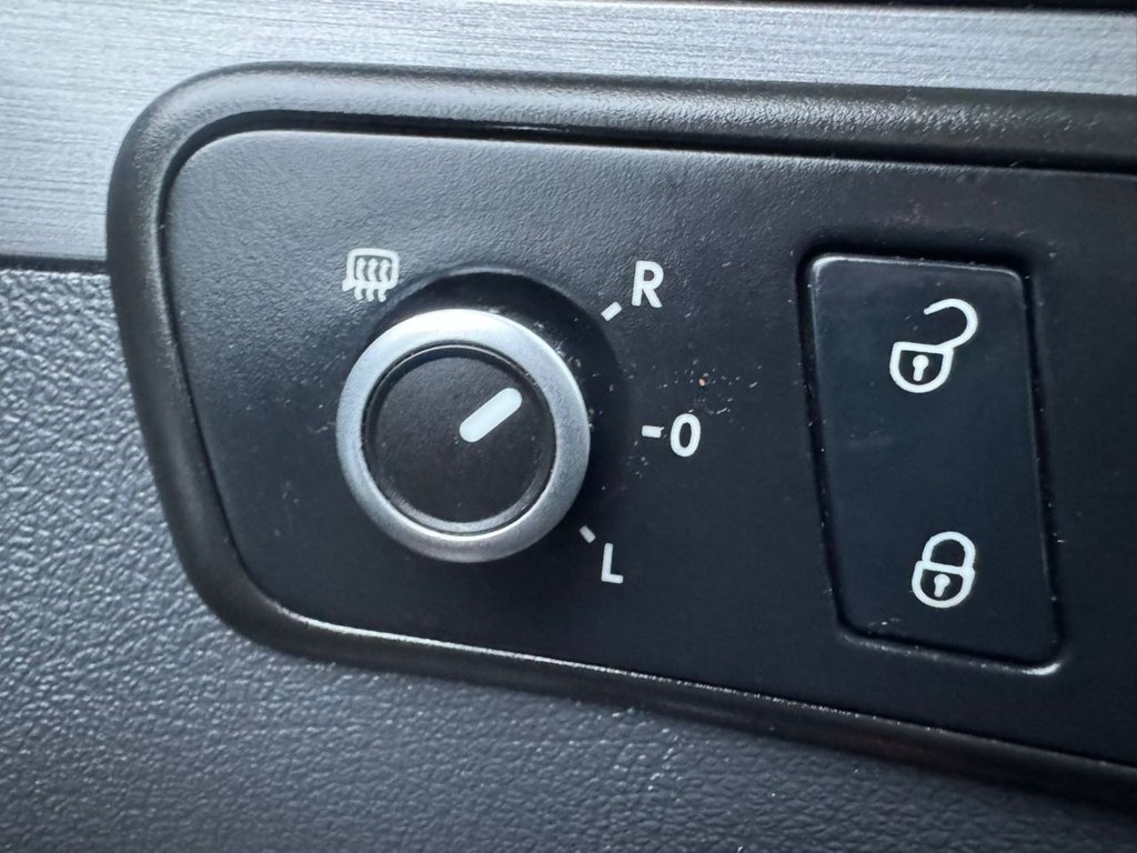 Used Volkswagen Touran 2011 for sale - 77525870: Photo 40