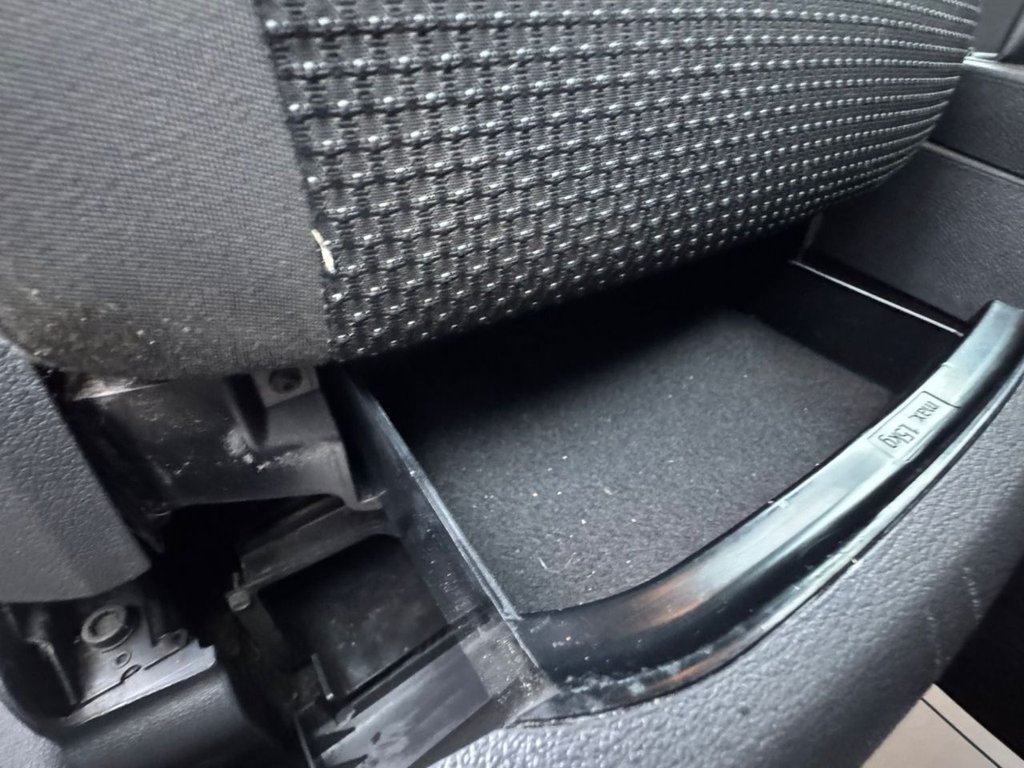 Used Volkswagen Touran 2011 for sale - 77525870: Photo 45