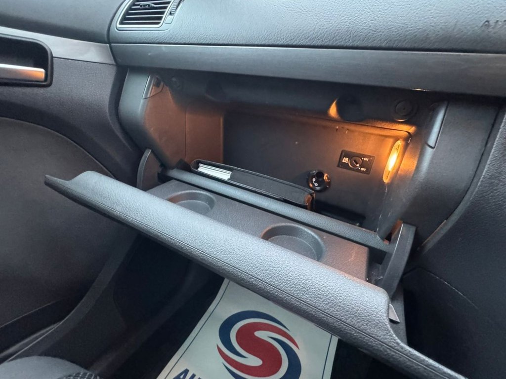 Used Volkswagen Touran 2011 for sale - 77525870: Photo 49