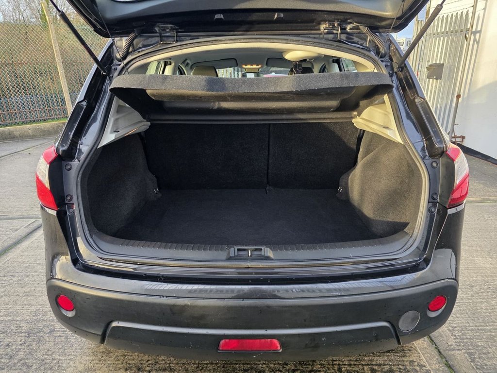 Used Nissan Qashqai 2012 for sale - 77328012: Photo 5