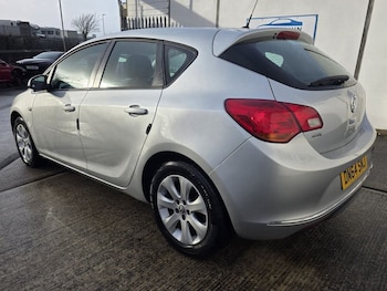 Used Vauxhall Astra 2014 for sale - 77356027: Photo