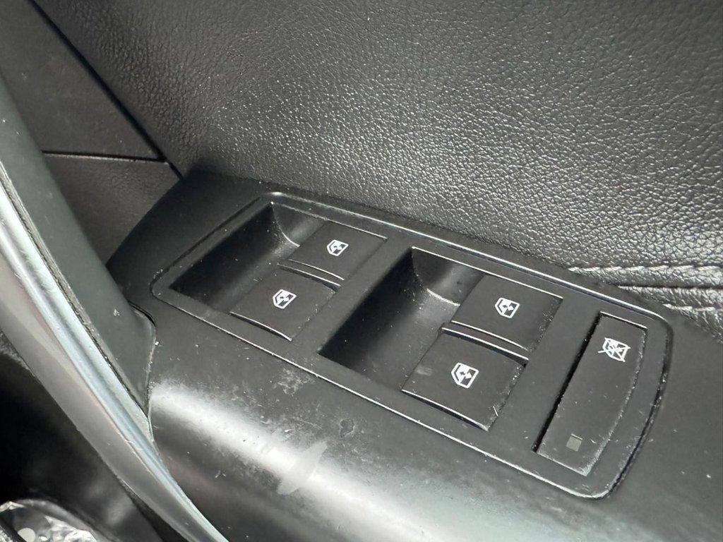 Used Vauxhall Insignia 2015 for sale - 77302430: Photo 32