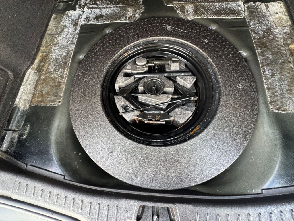 Used Ford Focus 2012 for sale - 77920325: Photo 9